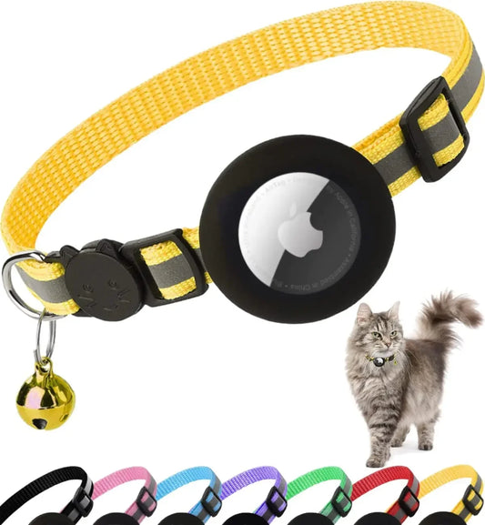 Cat exploring outdoors wearing MeowShelf Vesper reflective breakaway collar.